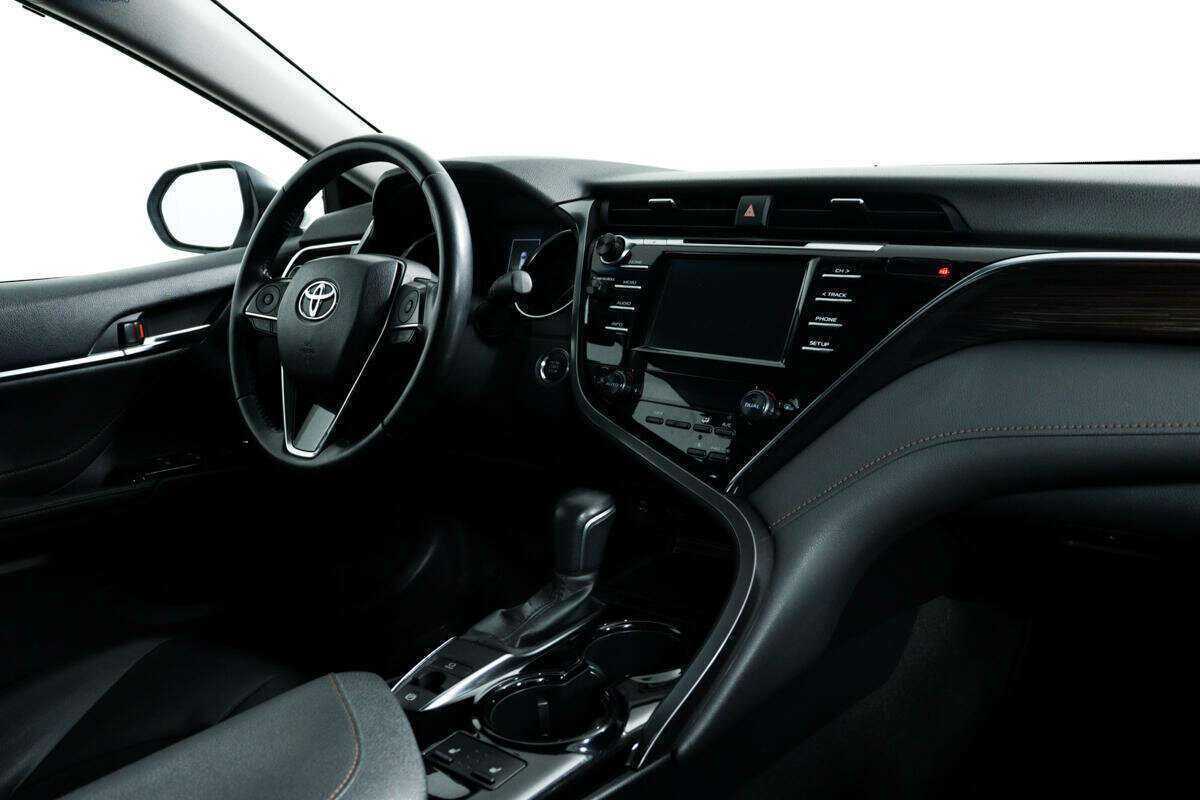 Toyota Camry с пробегом — 2019 год. Фото: #8