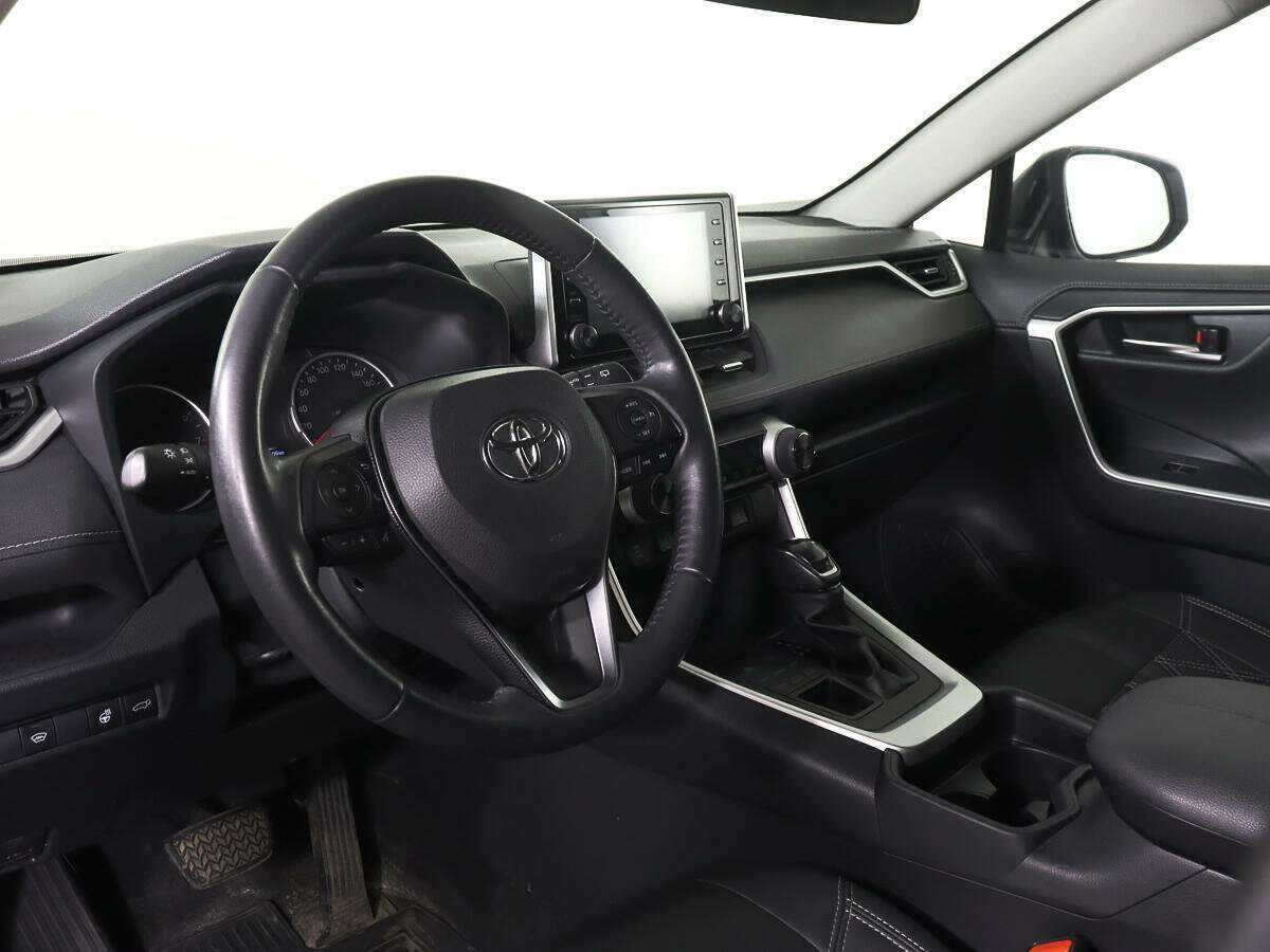 Toyota RAV4 с пробегом — 2020 год. Фото: #14