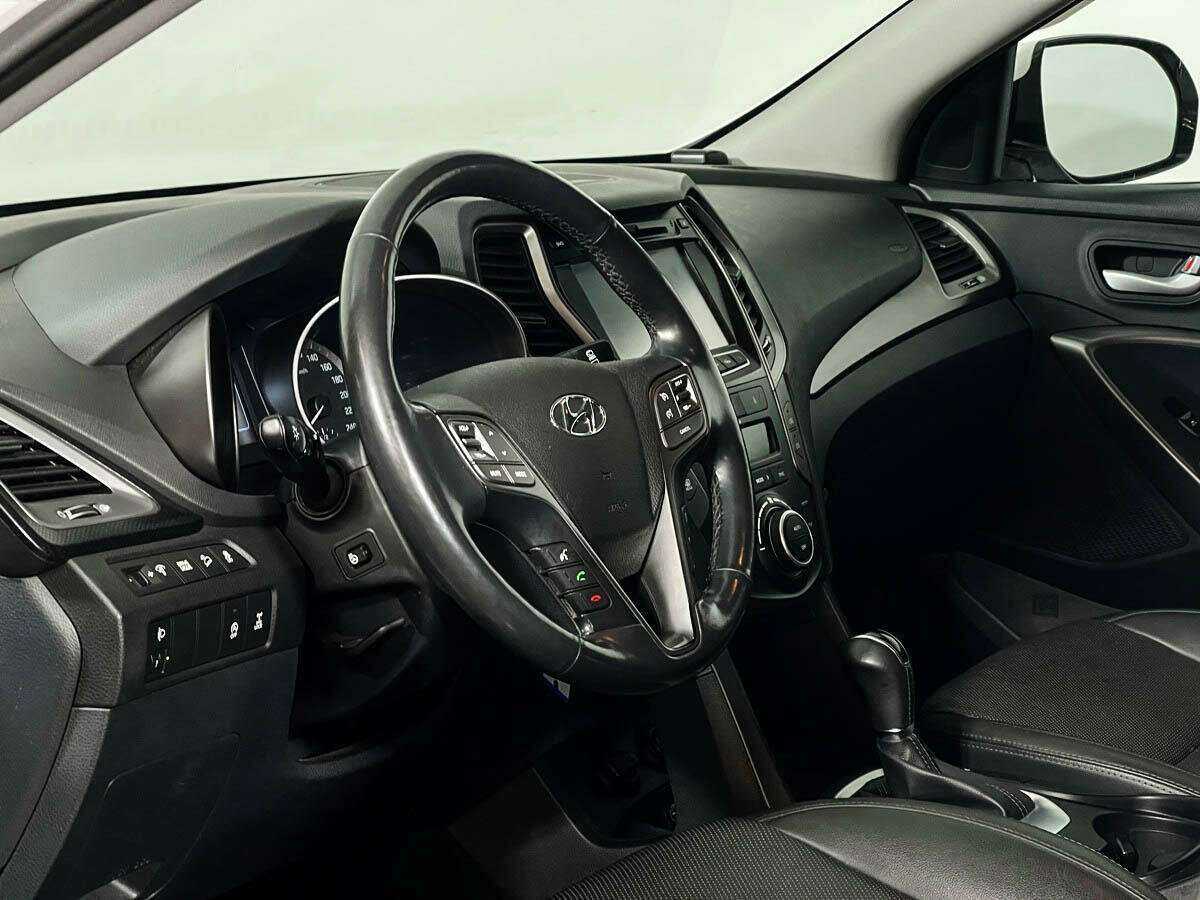 Hyundai Santa Fe с пробегом — 2017 год. Фото: #12