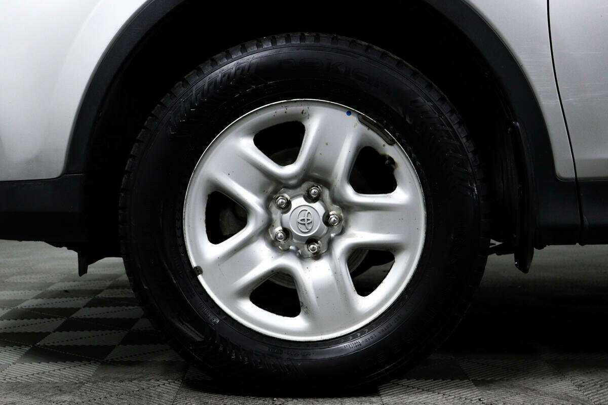 Toyota RAV4 с пробегом — 2015 год. Фото: #12