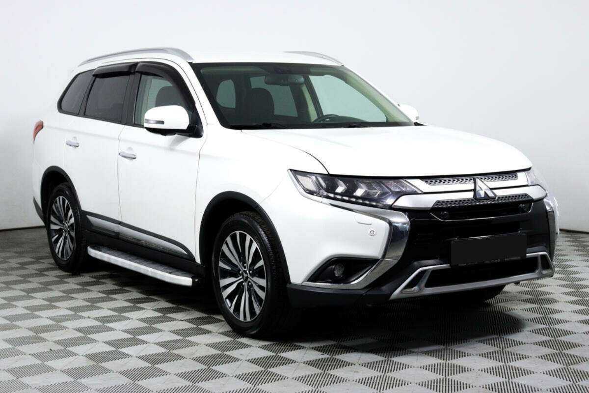 Mitsubishi Outlander с пробегом — 2019 год. Фото: #2