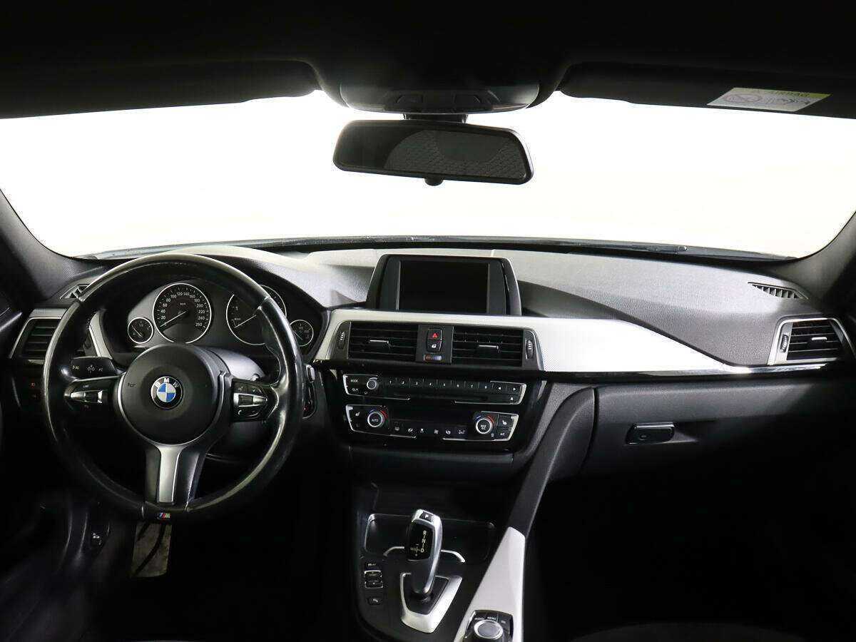 BMW 3 серии с пробегом — 2016 год. Фото: #9