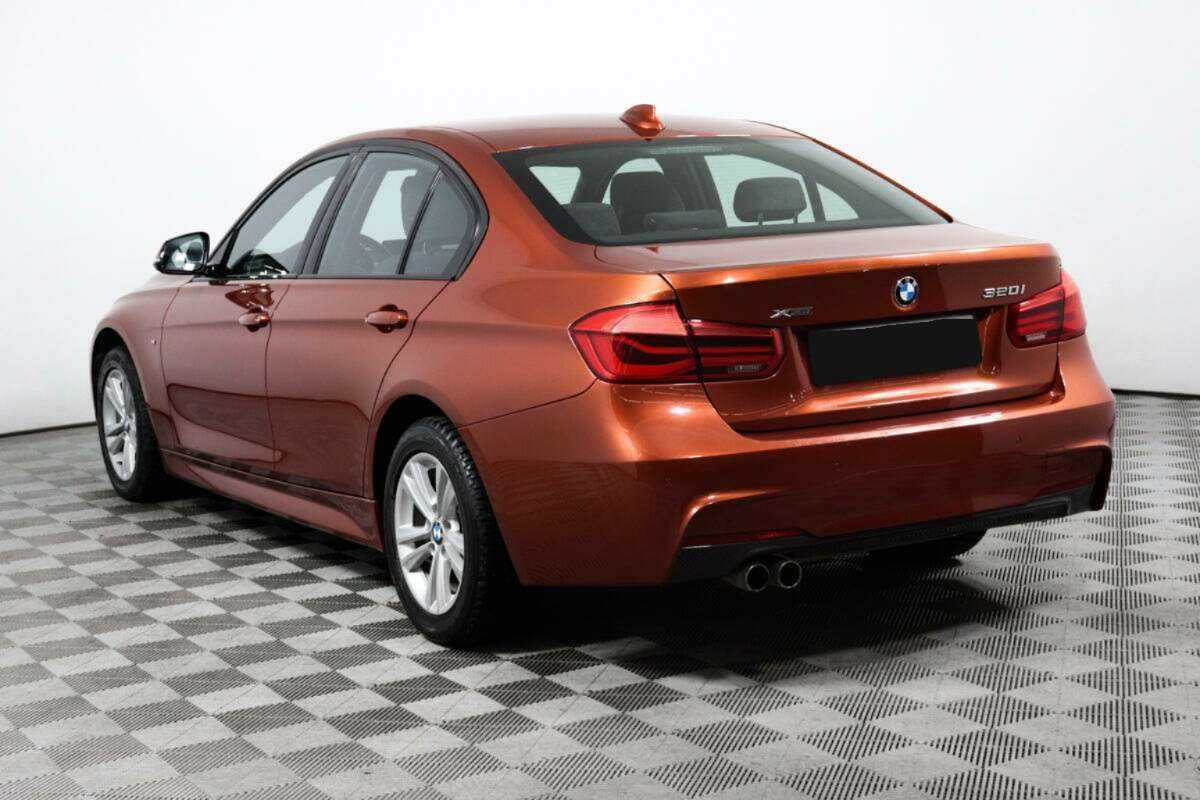 BMW 3 серии с пробегом — 2018 год. Фото: #6