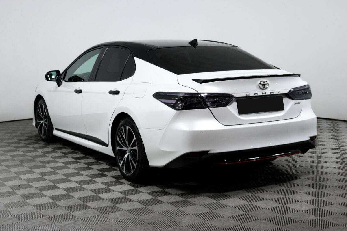 Toyota Camry с пробегом — 2021 год. Фото: #6