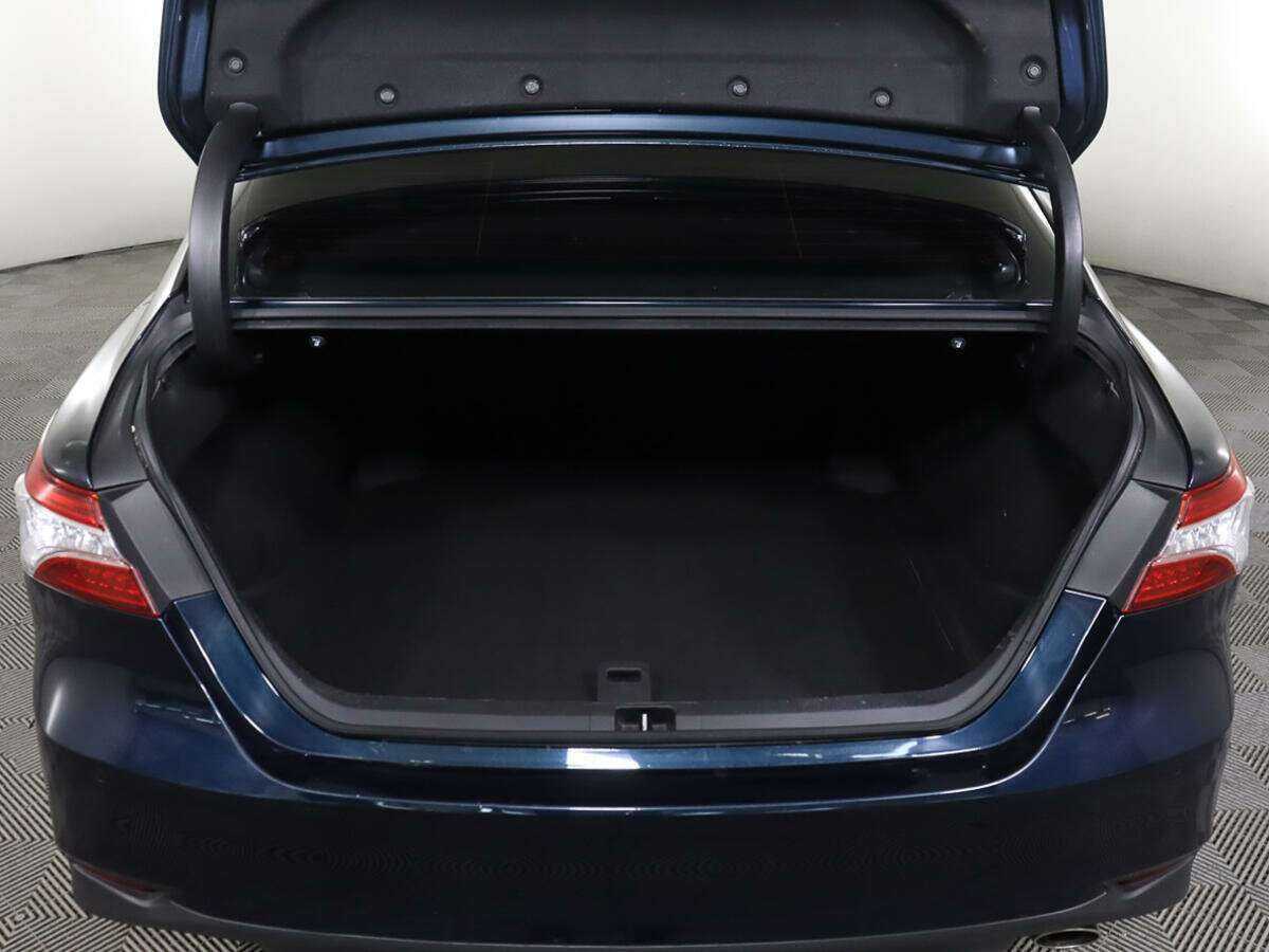 Toyota Camry с пробегом — 2019 год. Фото: #7