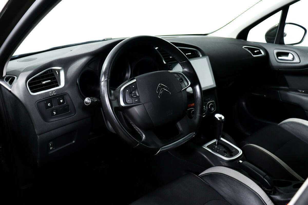 Citroen C4 с пробегом — 2012 год. Фото: #12