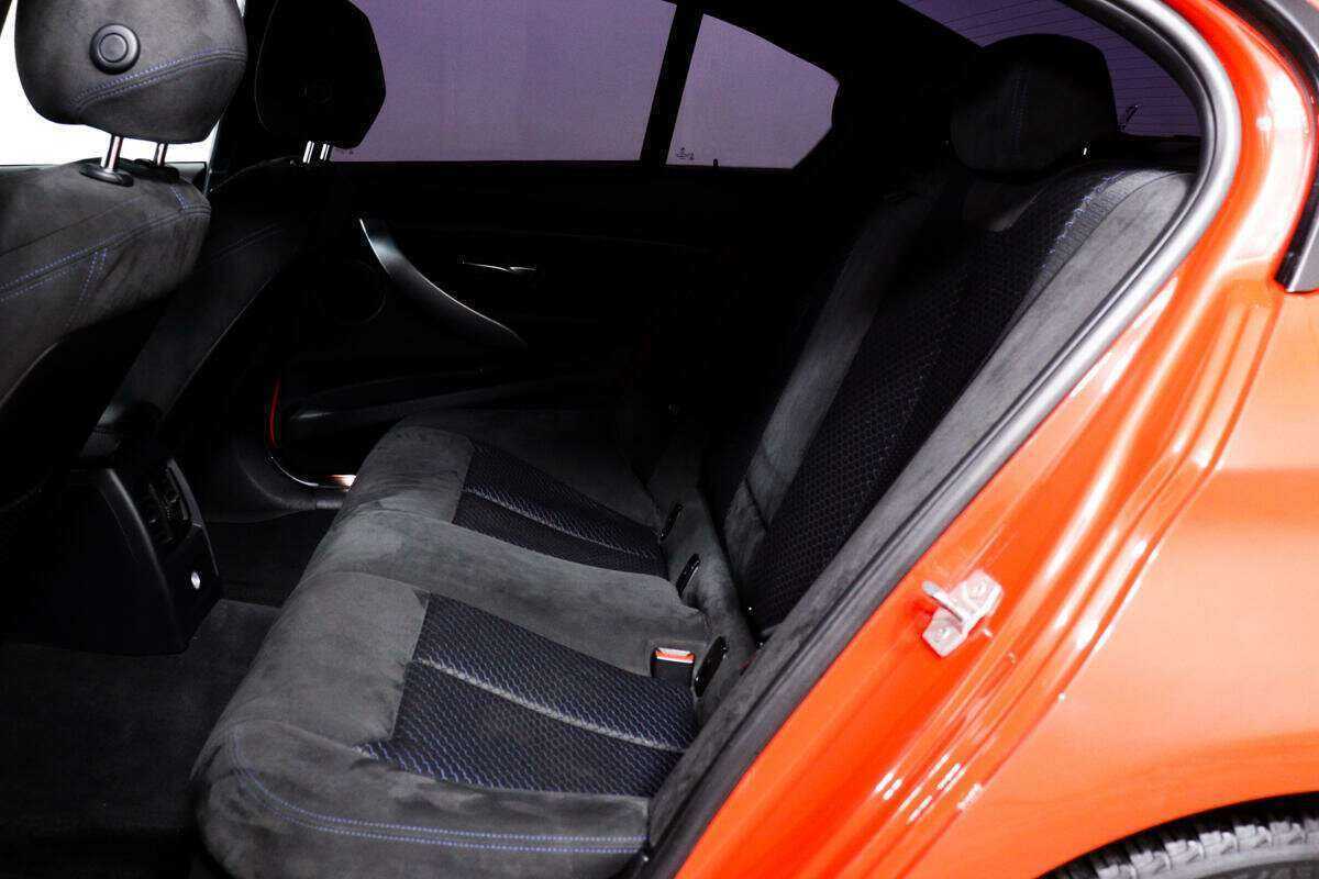 BMW 3 серии с пробегом — 2013 год. Фото: #11