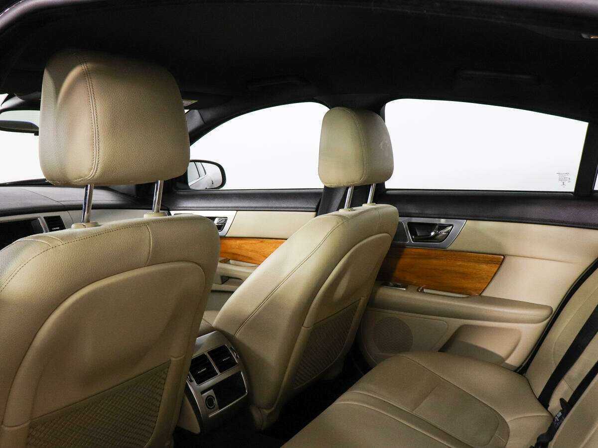 Jaguar XF с пробегом — 2014 год. Фото: #11