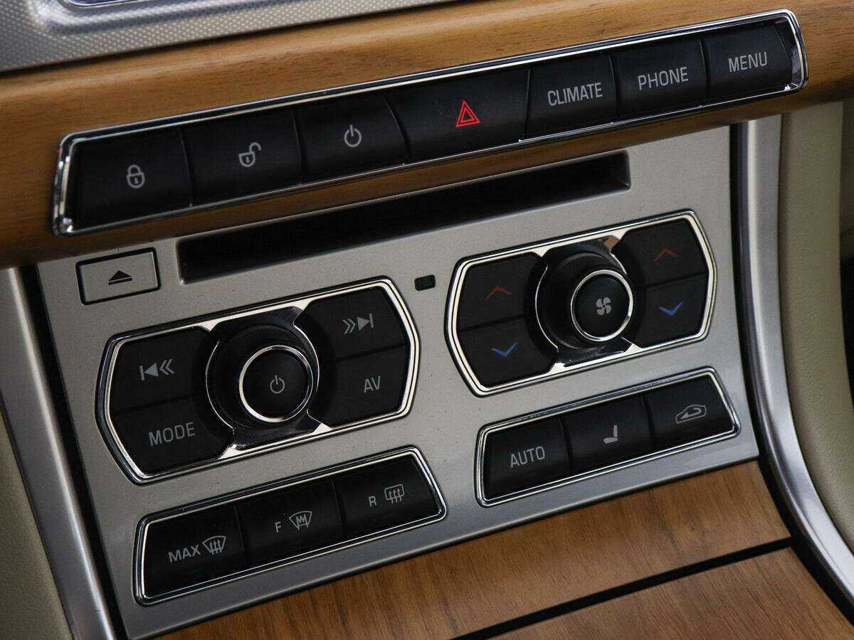 Jaguar XF с пробегом — 2014 год. Фото: #13