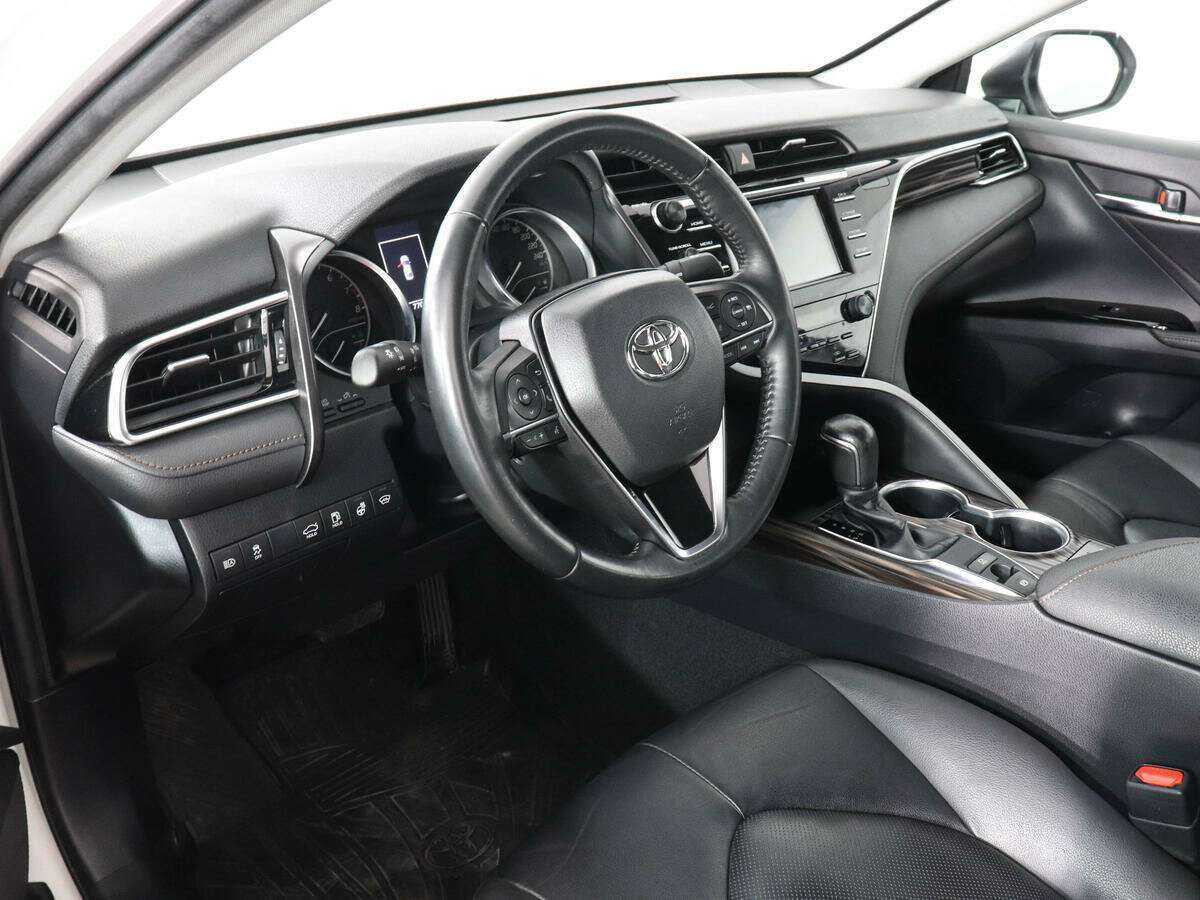 Toyota Camry с пробегом — 2019 год. Фото: #7