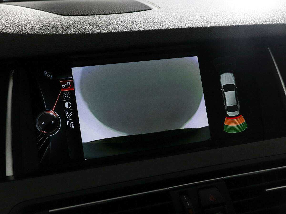 BMW 5 серии с пробегом — 2015 год. Фото: #12