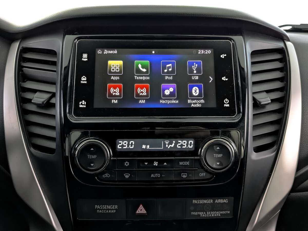 Mitsubishi Pajero Sport с пробегом — 2017 год. Фото: #12