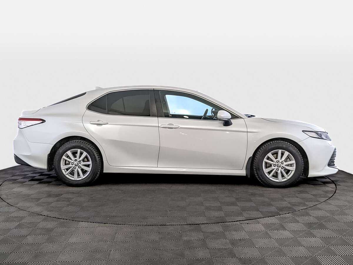 Toyota Camry с пробегом — 2021 год. Фото: #3