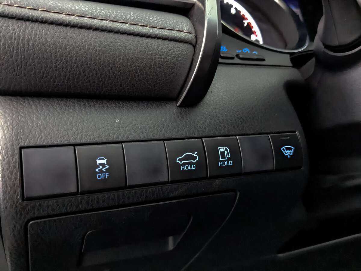 Toyota Camry с пробегом — 2021 год. Фото: #21