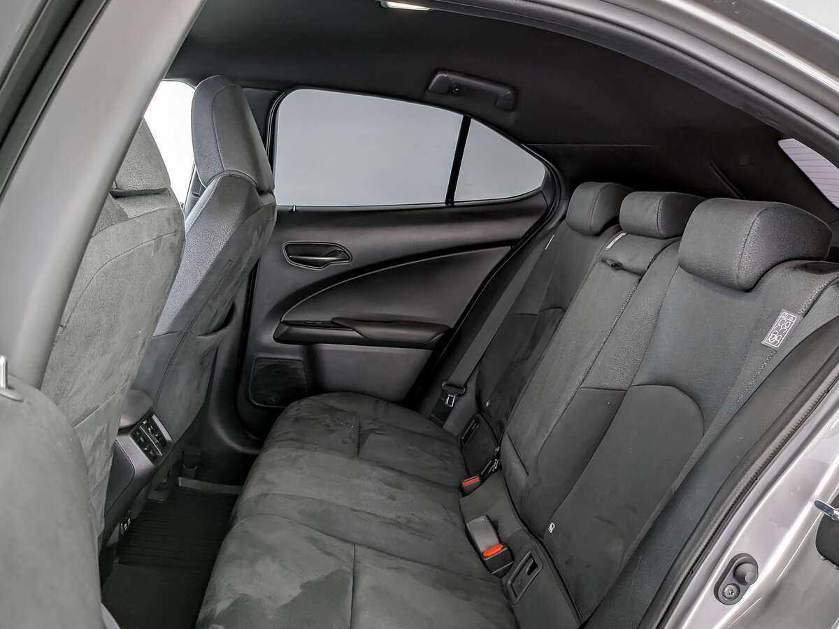 Lexus UX с пробегом — 2020 год. Фото: #9