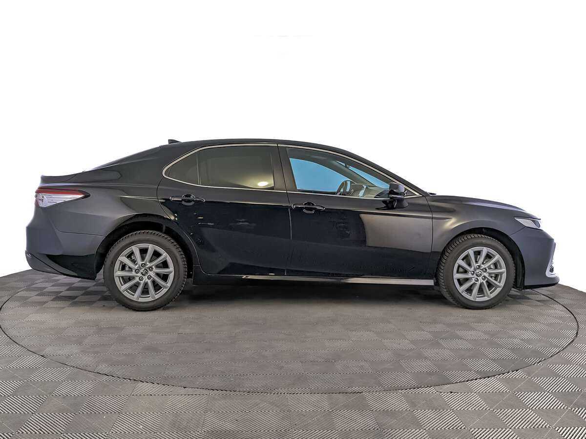 Toyota Camry с пробегом — 2021 год. Фото: #3