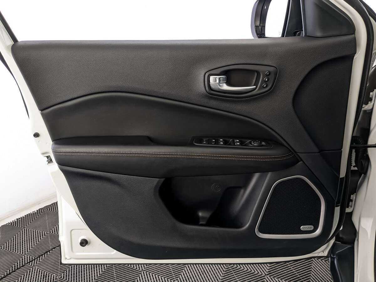 Jeep Compass с пробегом — 2021 год. Фото: #14