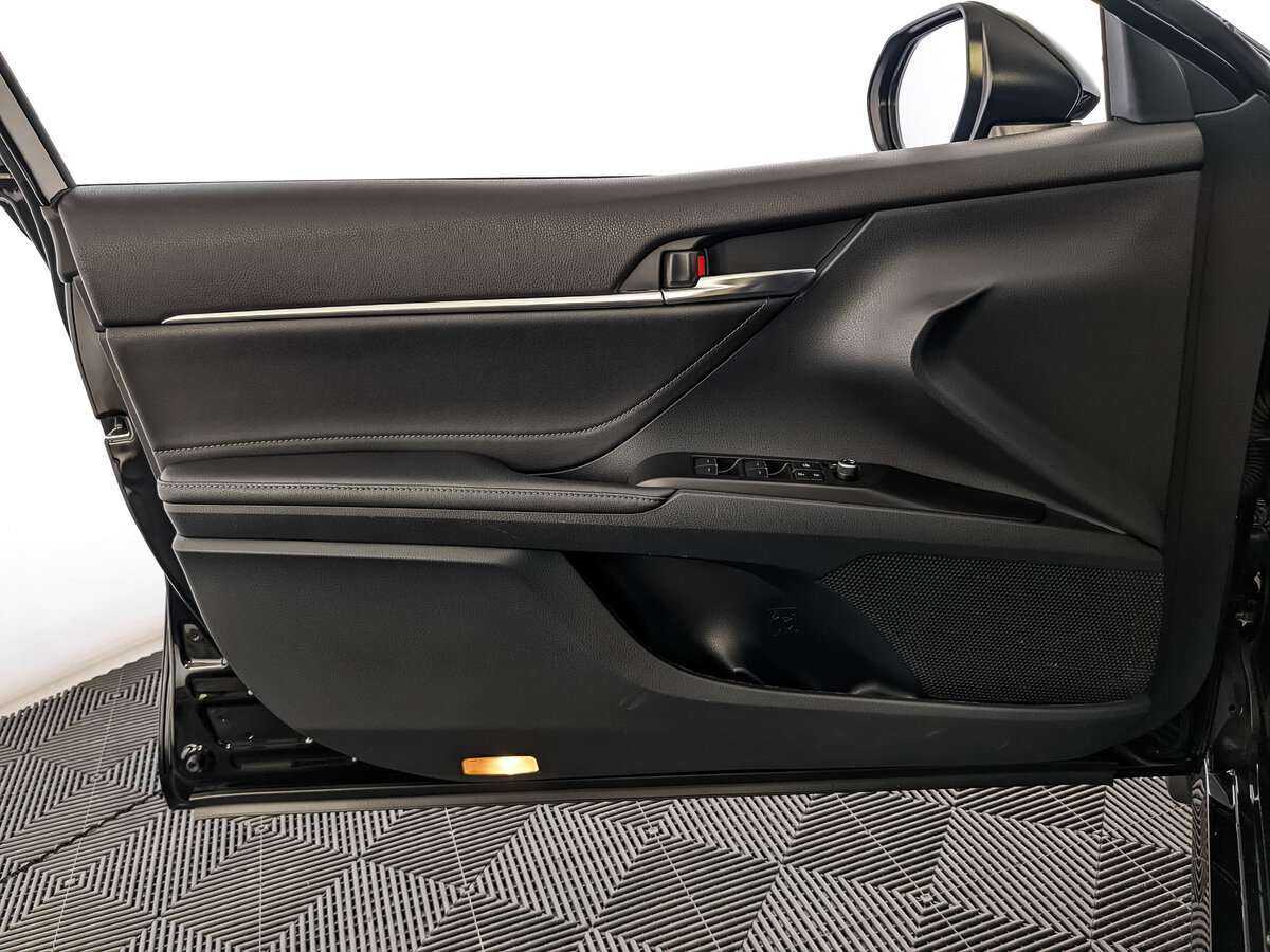 Toyota Camry с пробегом — 2022 год. Фото: #14
