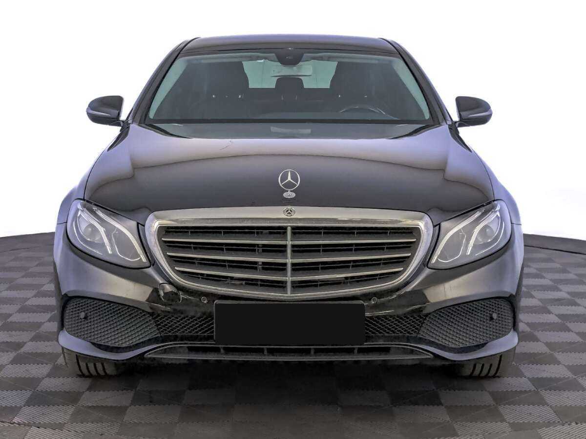 Mercedes-Benz E-Класс с пробегом — 2018 год. Фото: #1