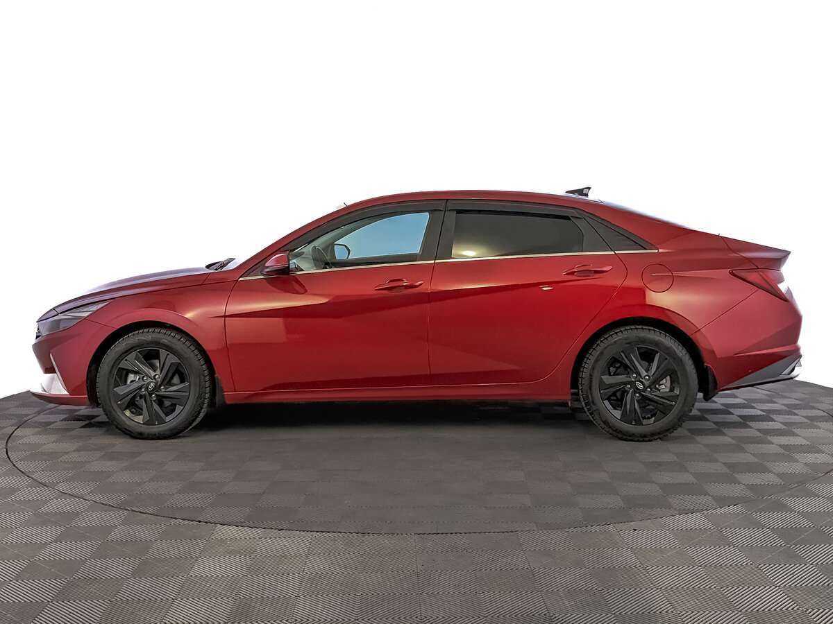 Hyundai Elantra с пробегом — 2021 год. Фото: #7