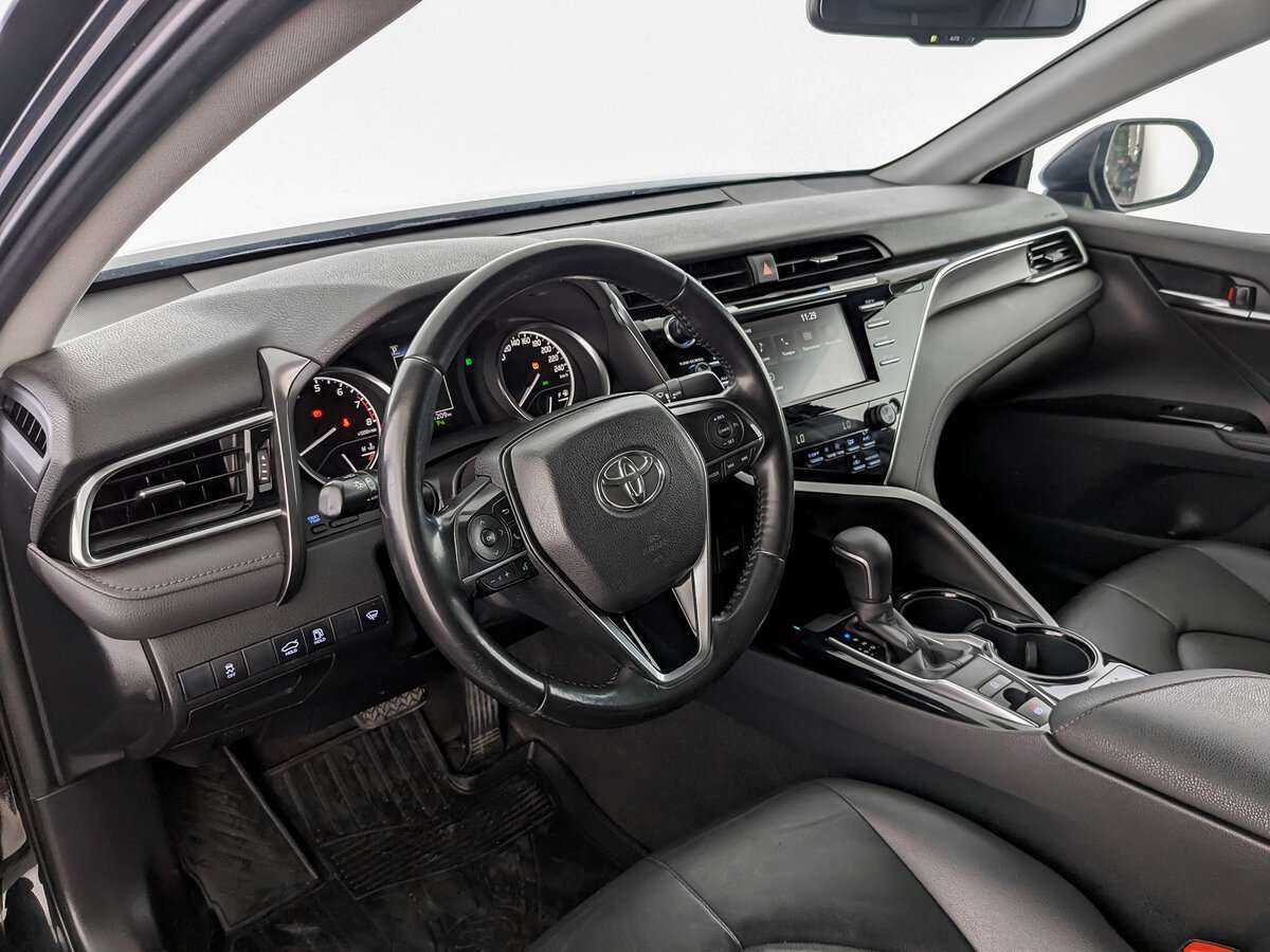 Toyota Camry с пробегом — 2019 год. Фото: #13