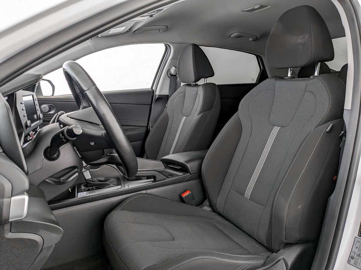 Hyundai Elantra с пробегом — 2022 год. Фото: #19