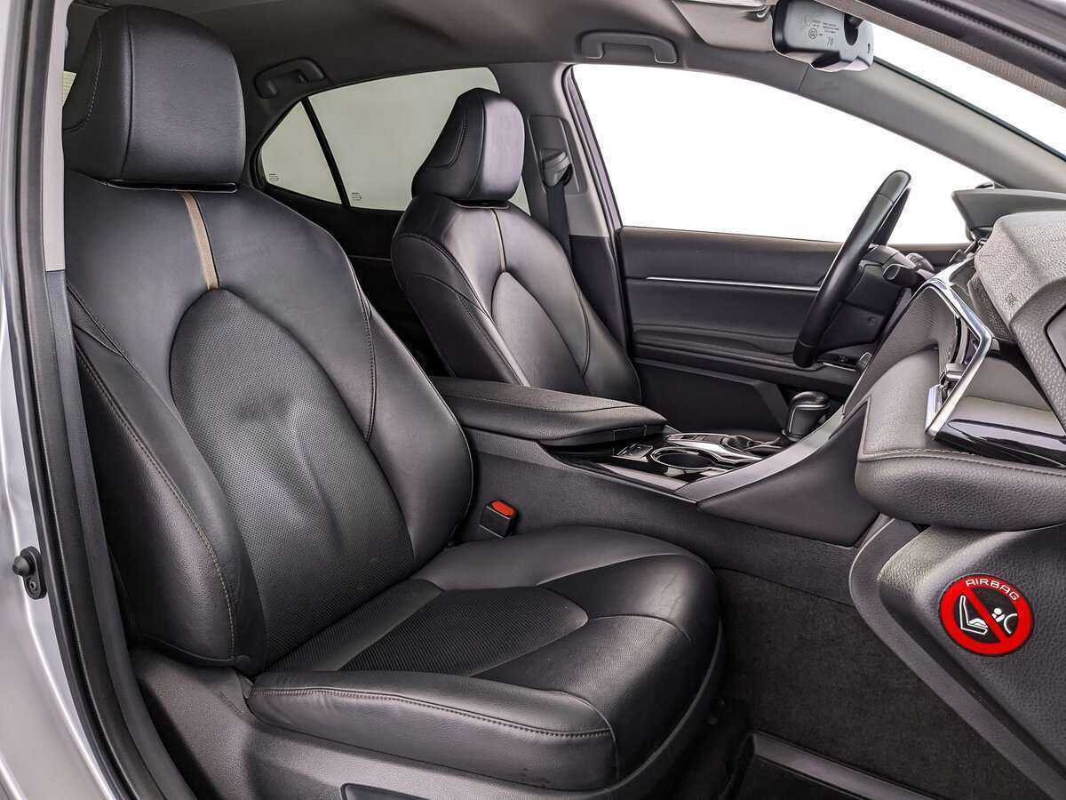 Toyota Camry с пробегом — 2020 год. Фото: #23