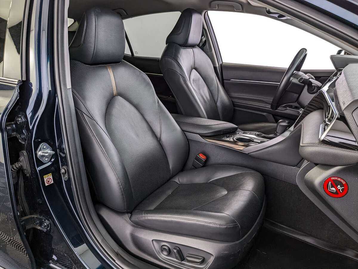 Toyota Camry с пробегом — 2018 год. Фото: #19