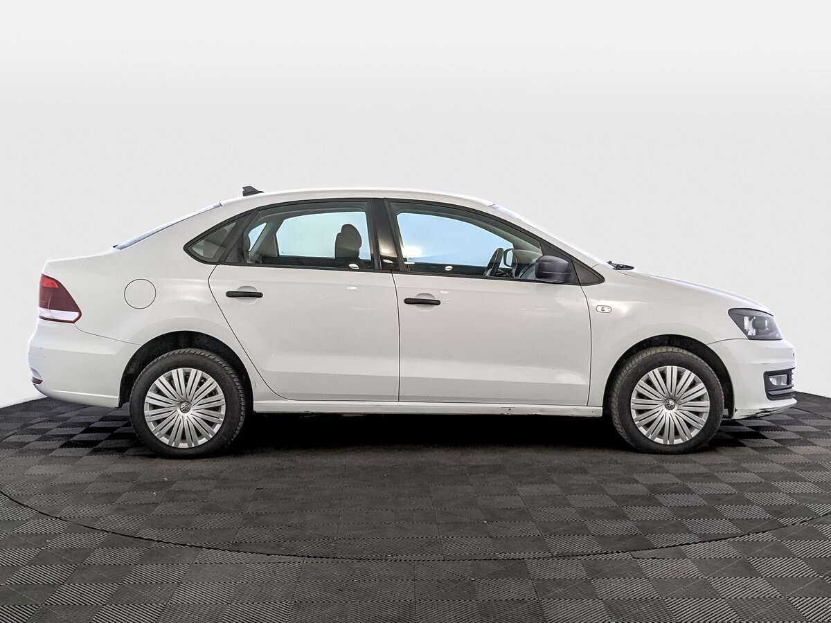 Volkswagen Polo с пробегом — 2018 год. Фото: #3