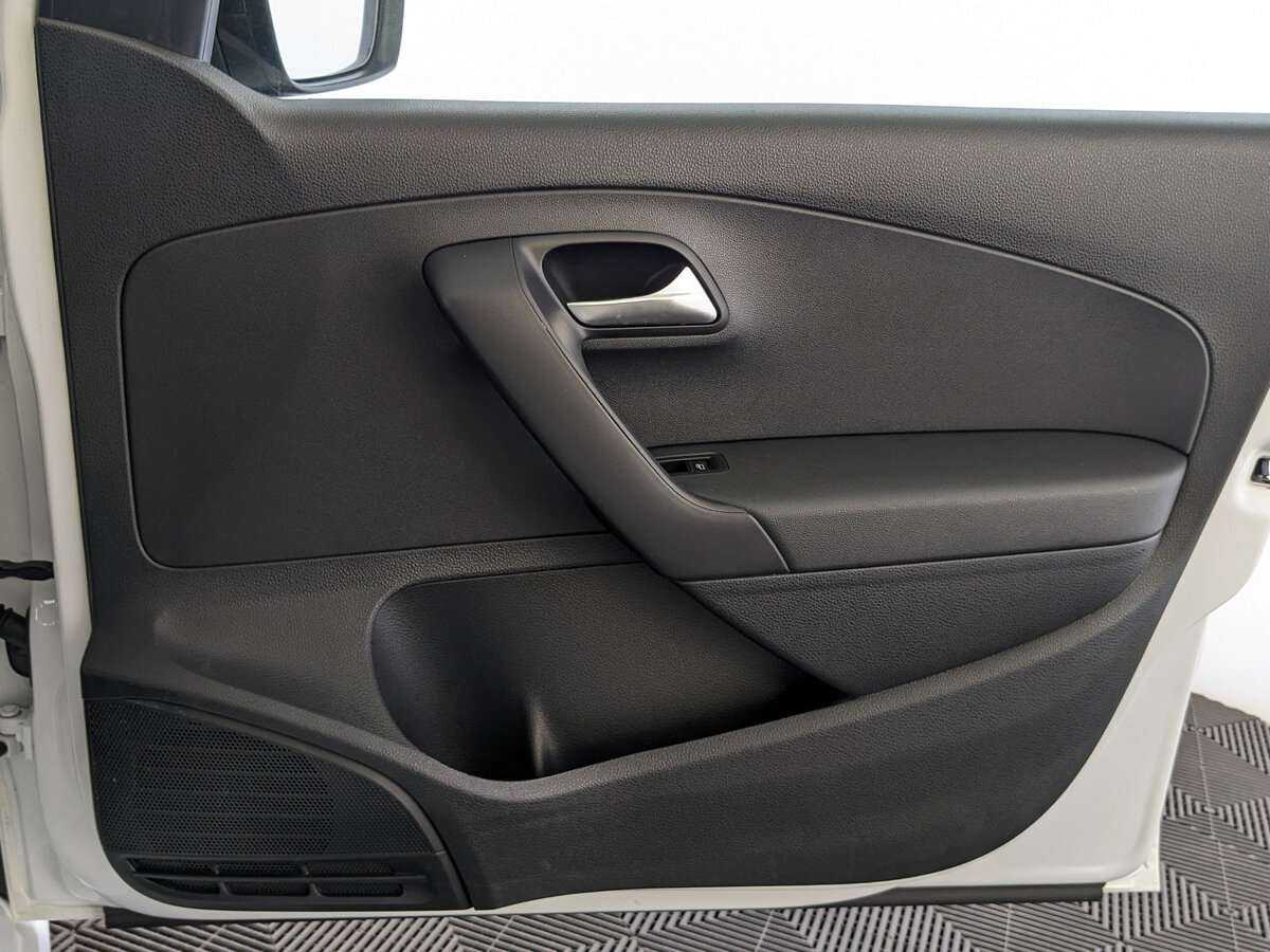 Volkswagen Polo с пробегом — 2018 год. Фото: #22