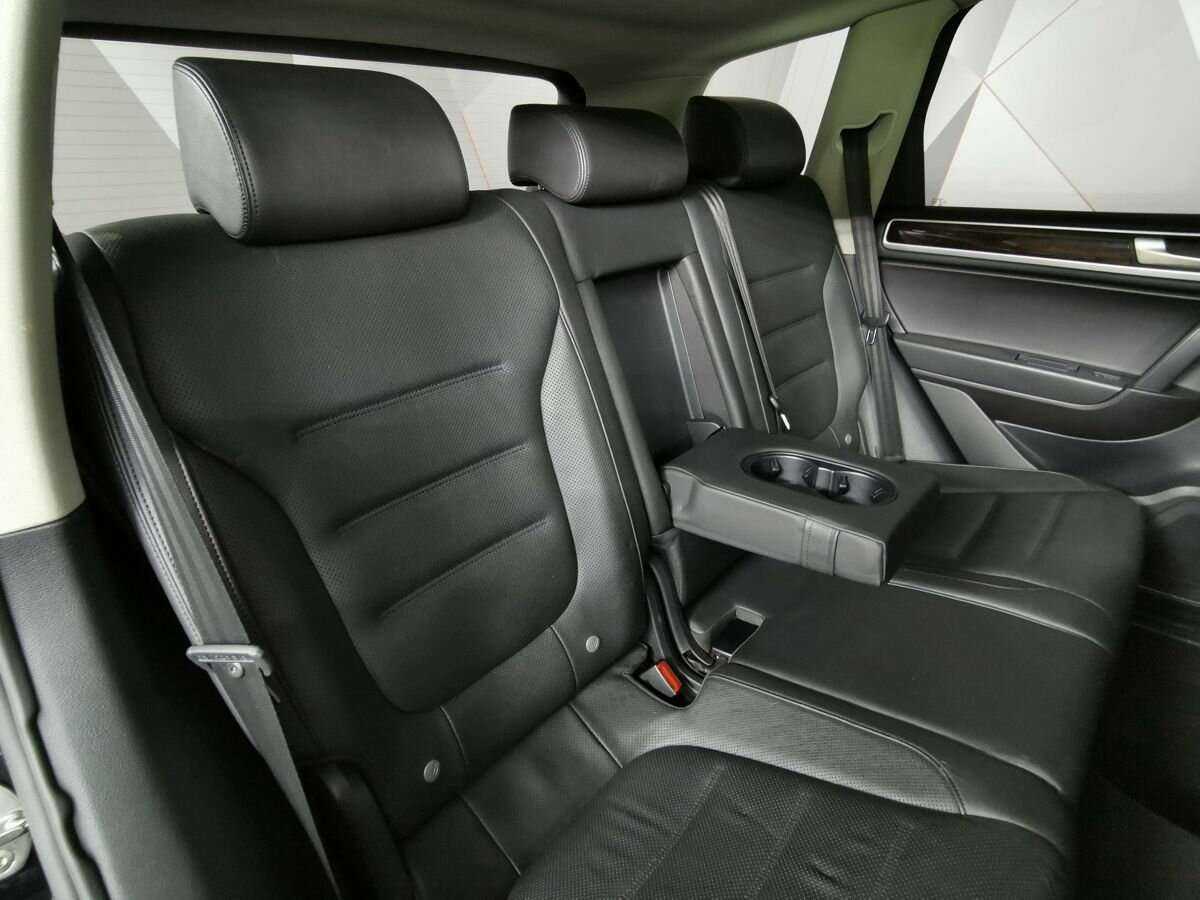 Volkswagen Touareg с пробегом — 2012 год. Фото: #12