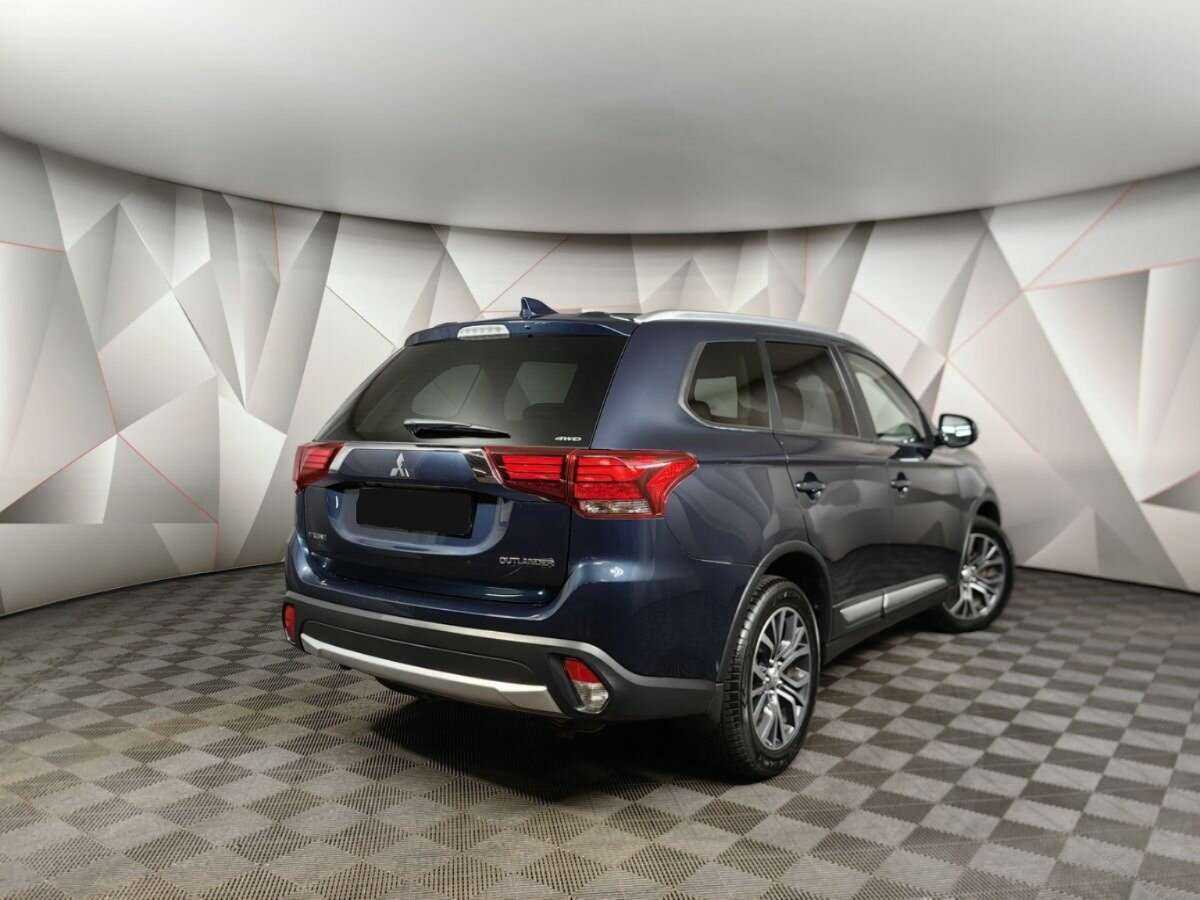 Mitsubishi Outlander с пробегом — 2018 год. Фото: #1