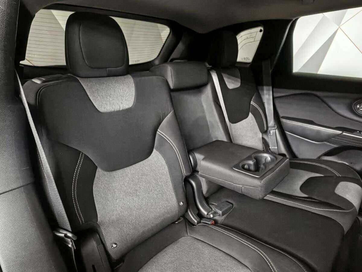 Jeep Cherokee с пробегом — 2014 год. Фото: #12