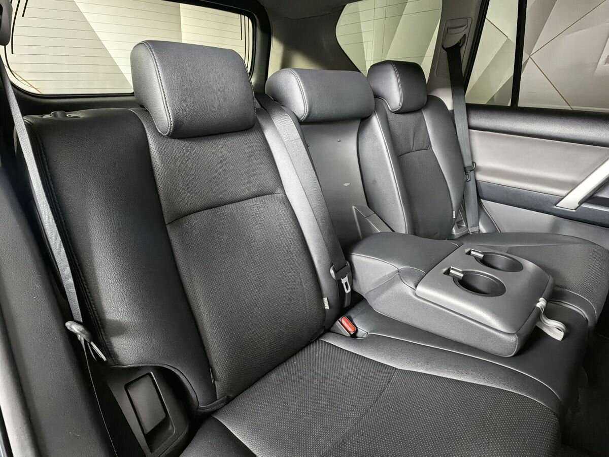 Toyota Land Cruiser Prado с пробегом — 2012 год. Фото: #12