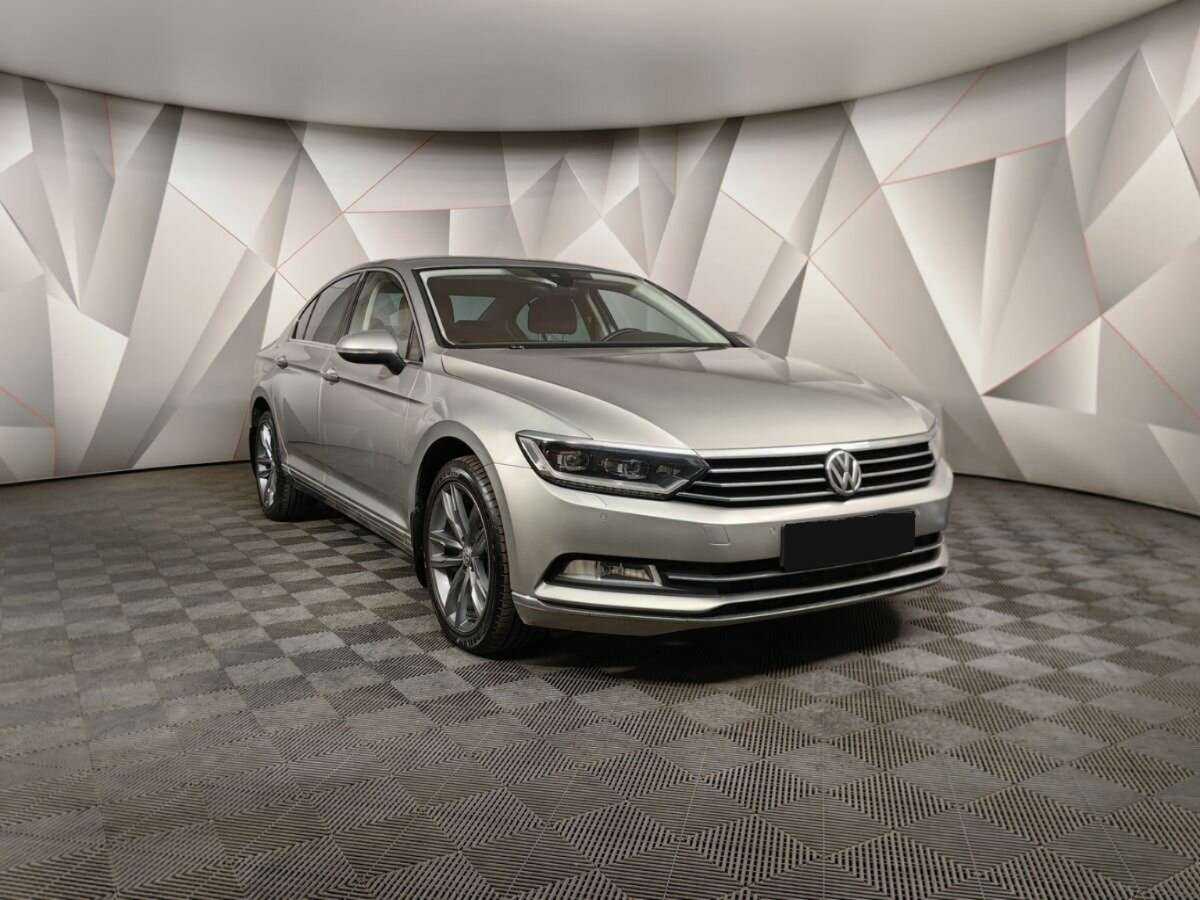 Volkswagen Passat с пробегом — 2017 год. Фото: #2