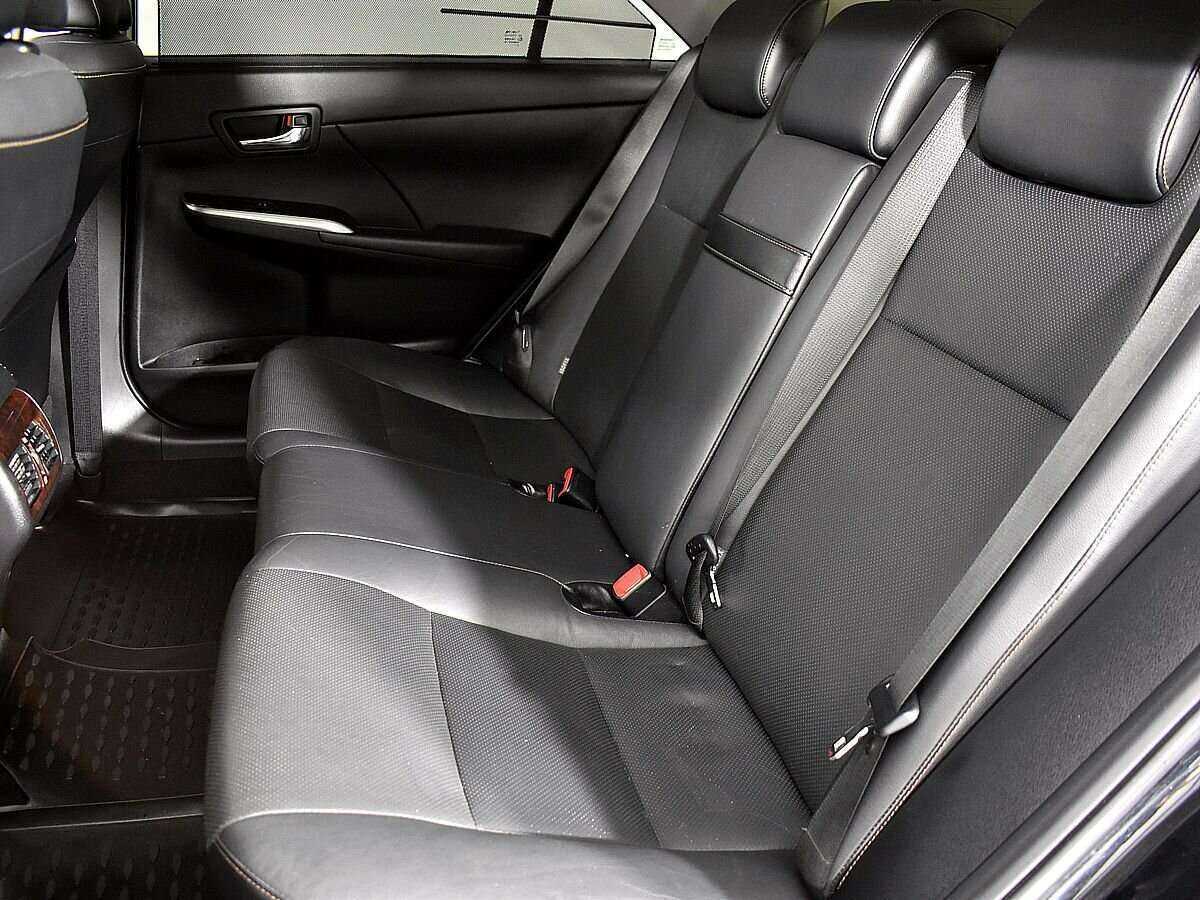 Toyota Camry с пробегом — 2014 год. Фото: #9