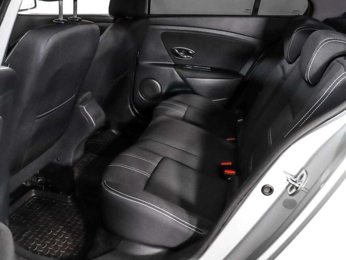 Renault Fluence с пробегом — 2013 год. Фото: #9