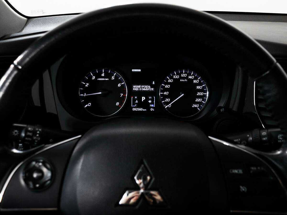 Mitsubishi Outlander с пробегом — 2018 год. Фото: #16