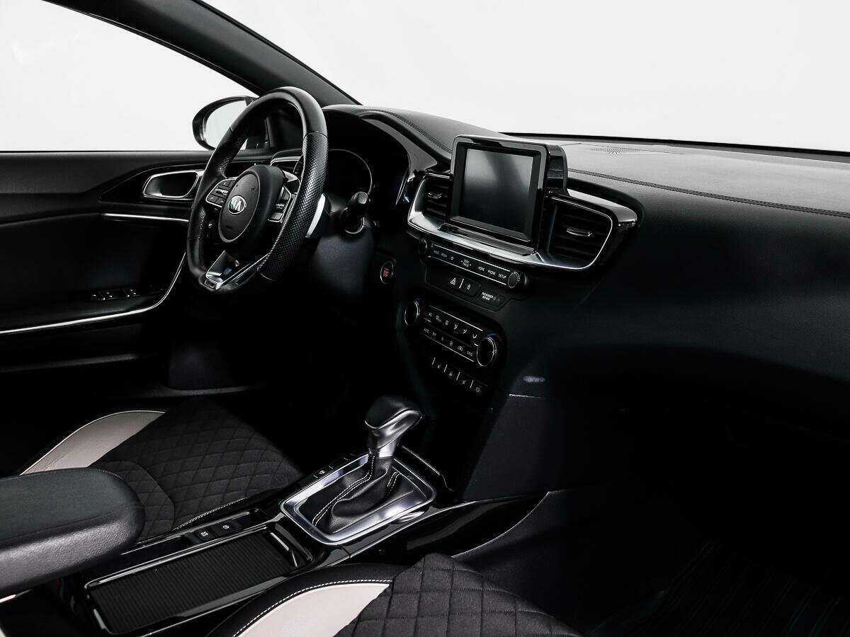 Kia Proceed с пробегом — 2019 год. Фото: #11