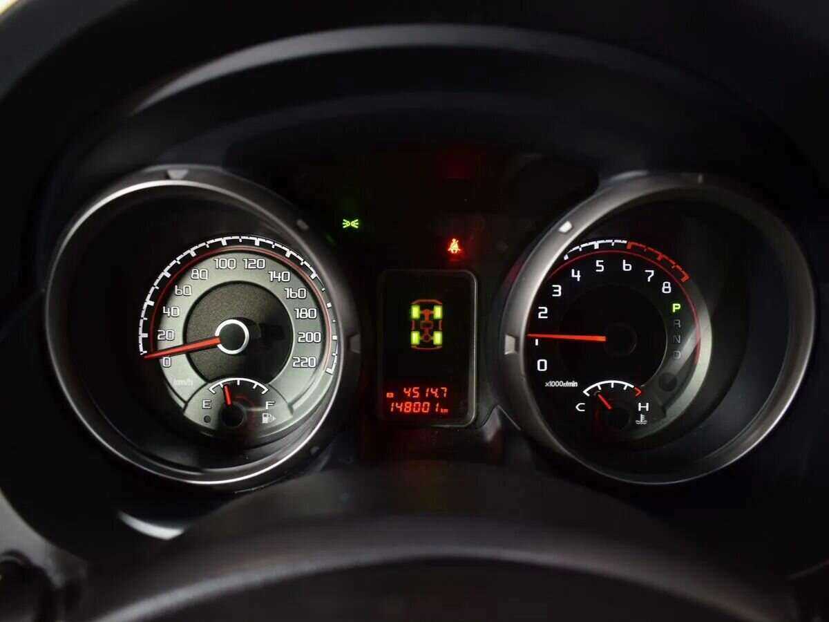 Mitsubishi Pajero с пробегом — 2015 год. Фото: #13