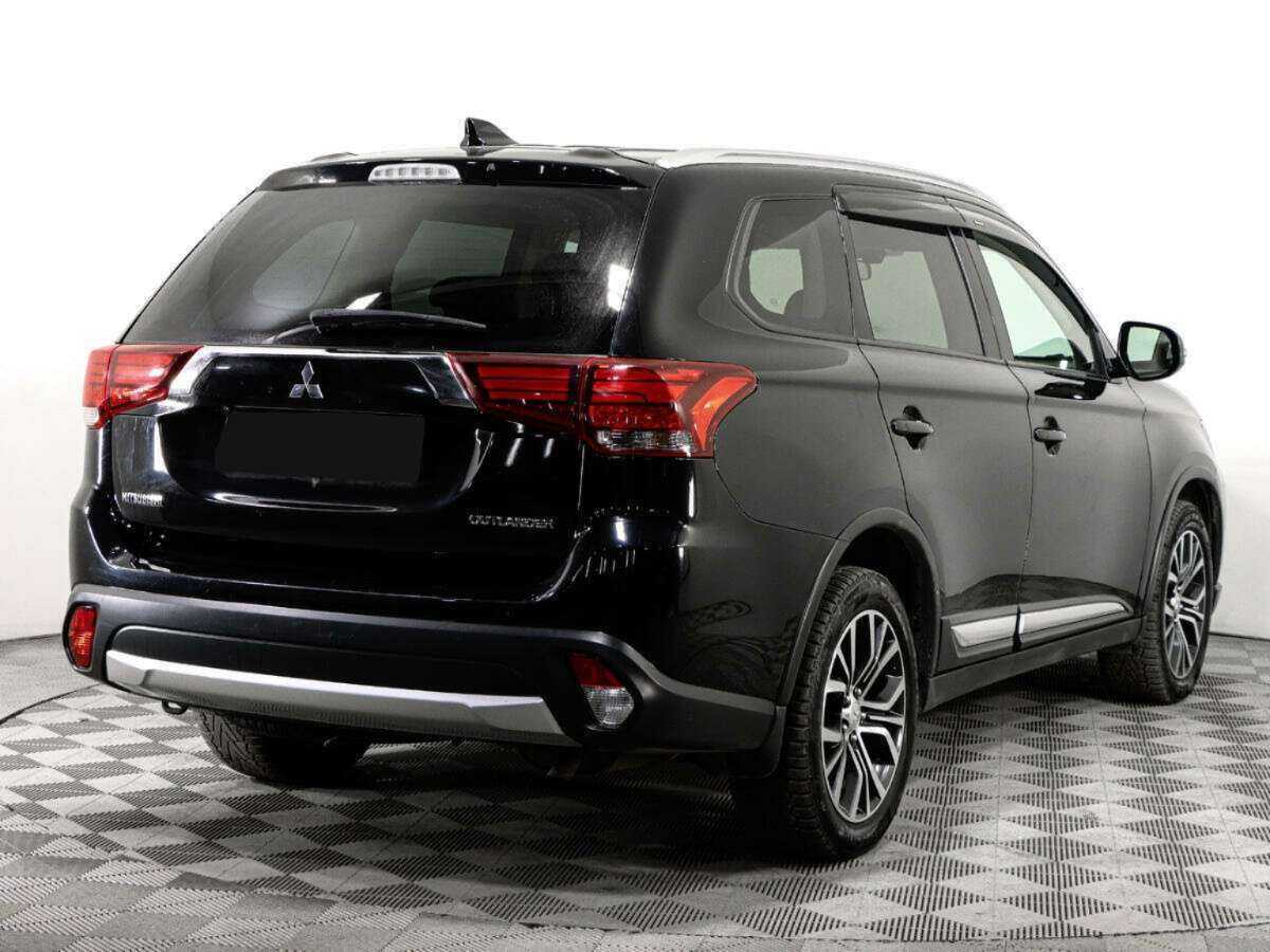 Mitsubishi Outlander с пробегом — 2018 год. Фото: #3