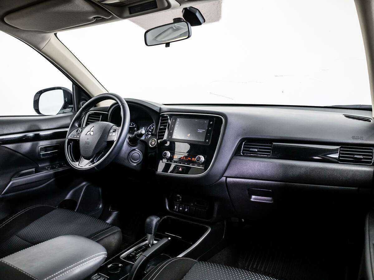 Mitsubishi Outlander с пробегом — 2021 год. Фото: #7