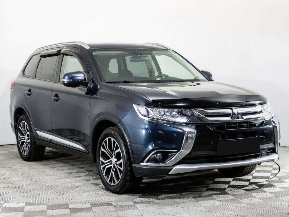 Mitsubishi Outlander с пробегом — 2017 год. Фото: #2
