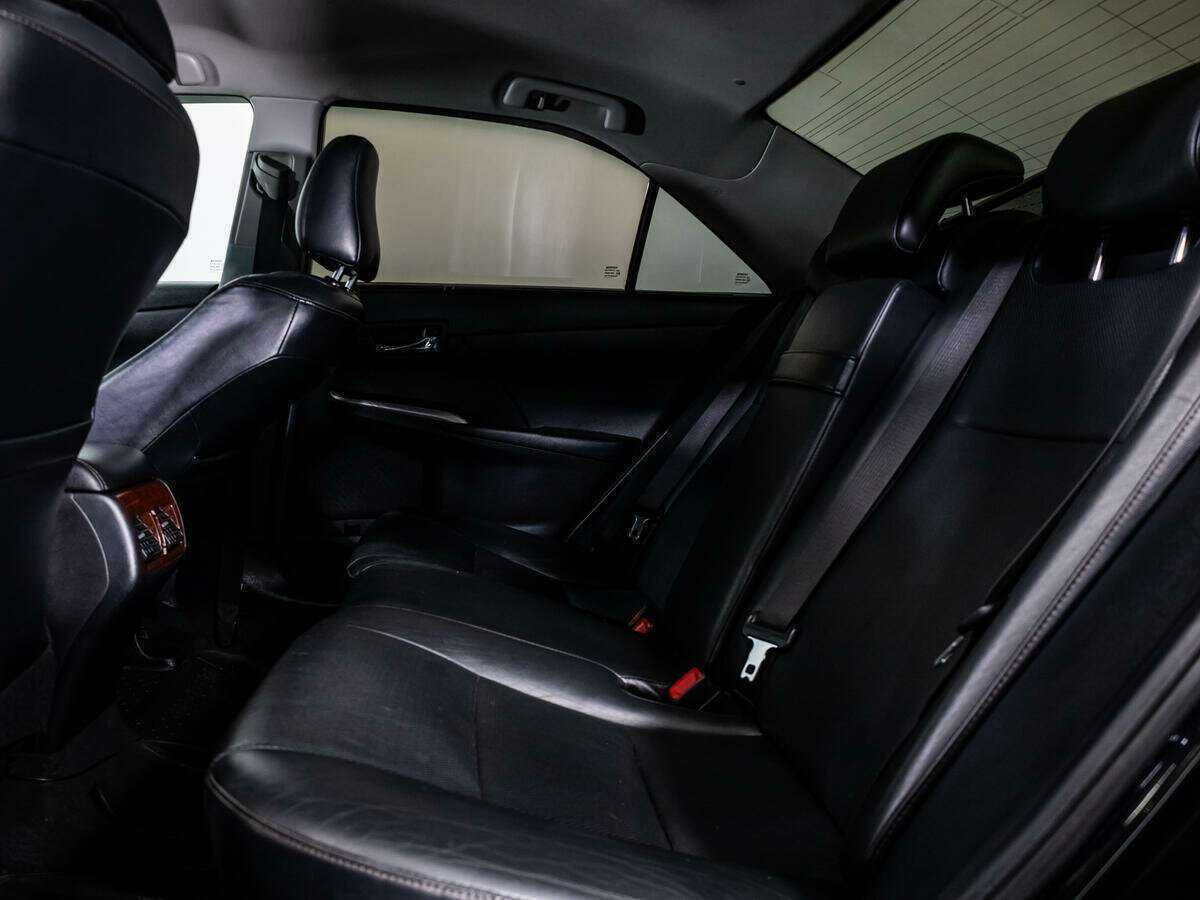 Toyota Camry с пробегом — 2013 год. Фото: #9