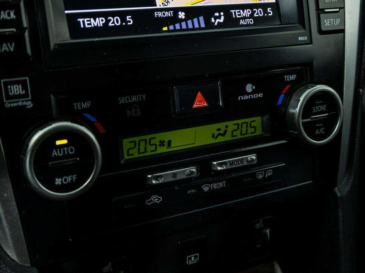 Toyota Camry с пробегом — 2013 год. Фото: #15