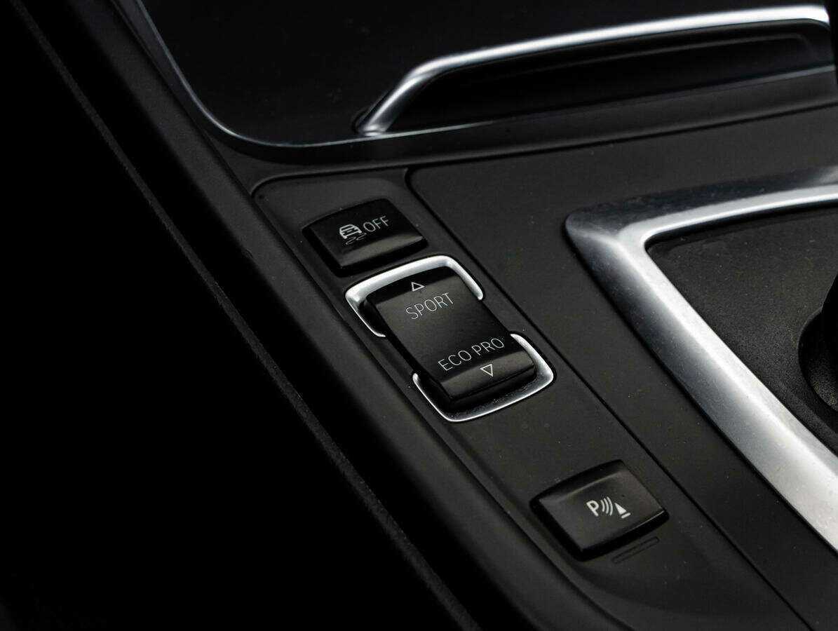 BMW 3 серии с пробегом — 2017 год. Фото: #16