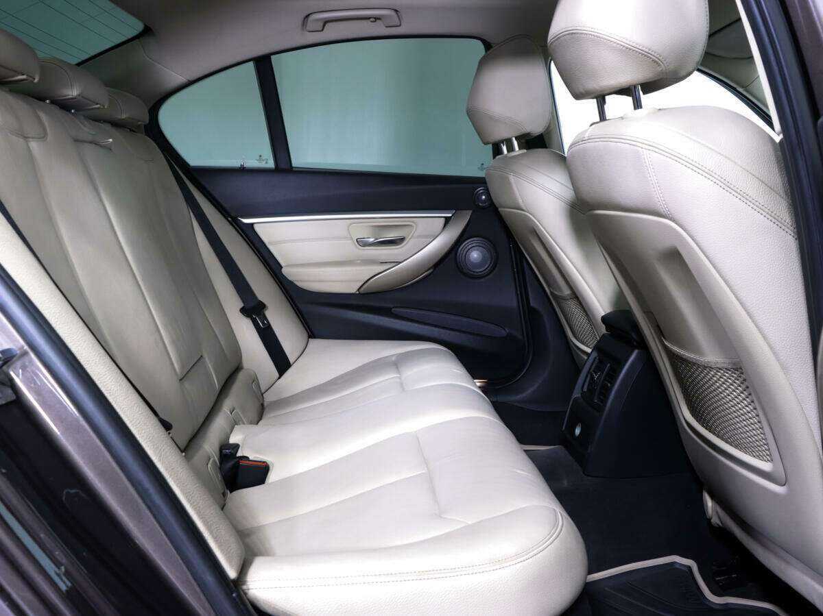 BMW 3 серии с пробегом — 2012 год. Фото: #17