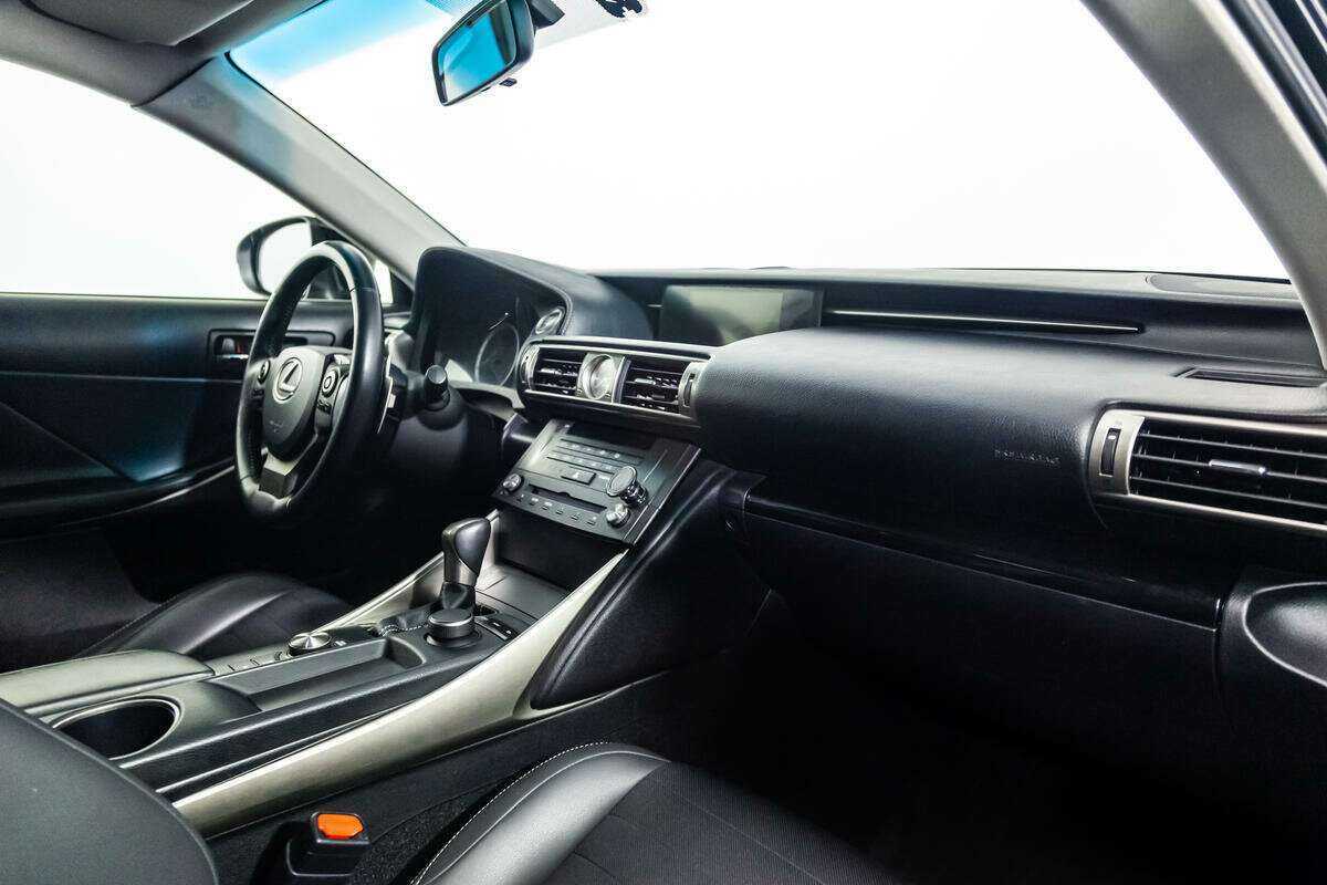 Lexus IS с пробегом — 2014 год. Фото: #8