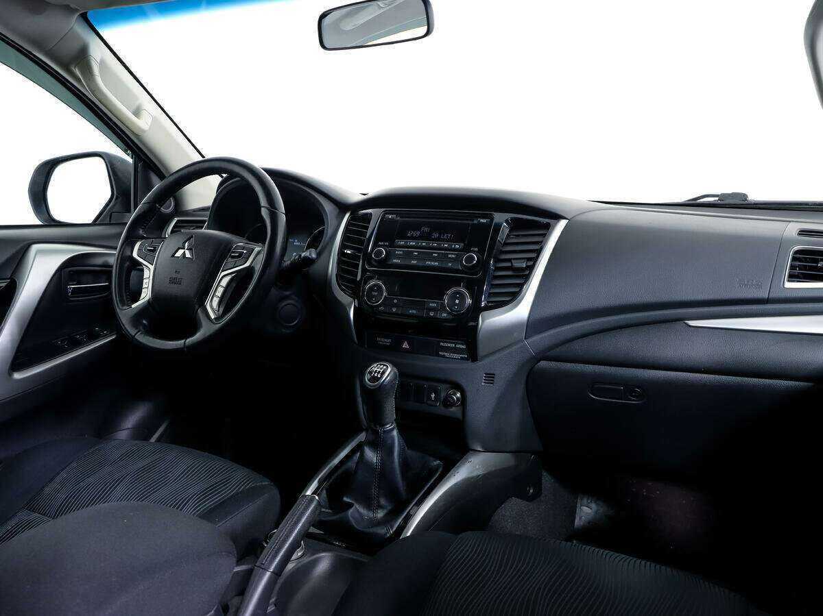 Mitsubishi Pajero Sport с пробегом — 2018 год. Фото: #8