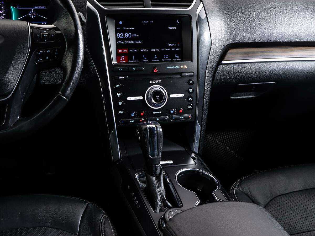 Ford Explorer с пробегом — 2018 год. Фото: #9